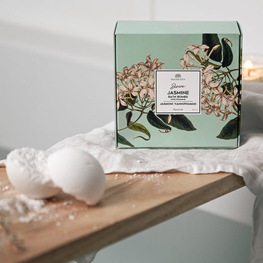 Divine Jasmine Bath Bomb su vitaminu E - 4 bombų rinkinys