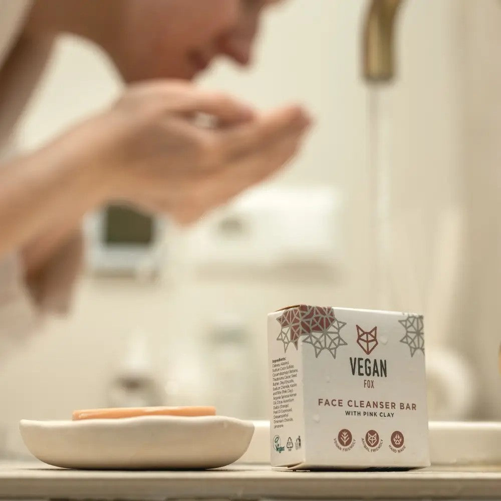 Veido prausiklis su rožiniu moliu, 50g