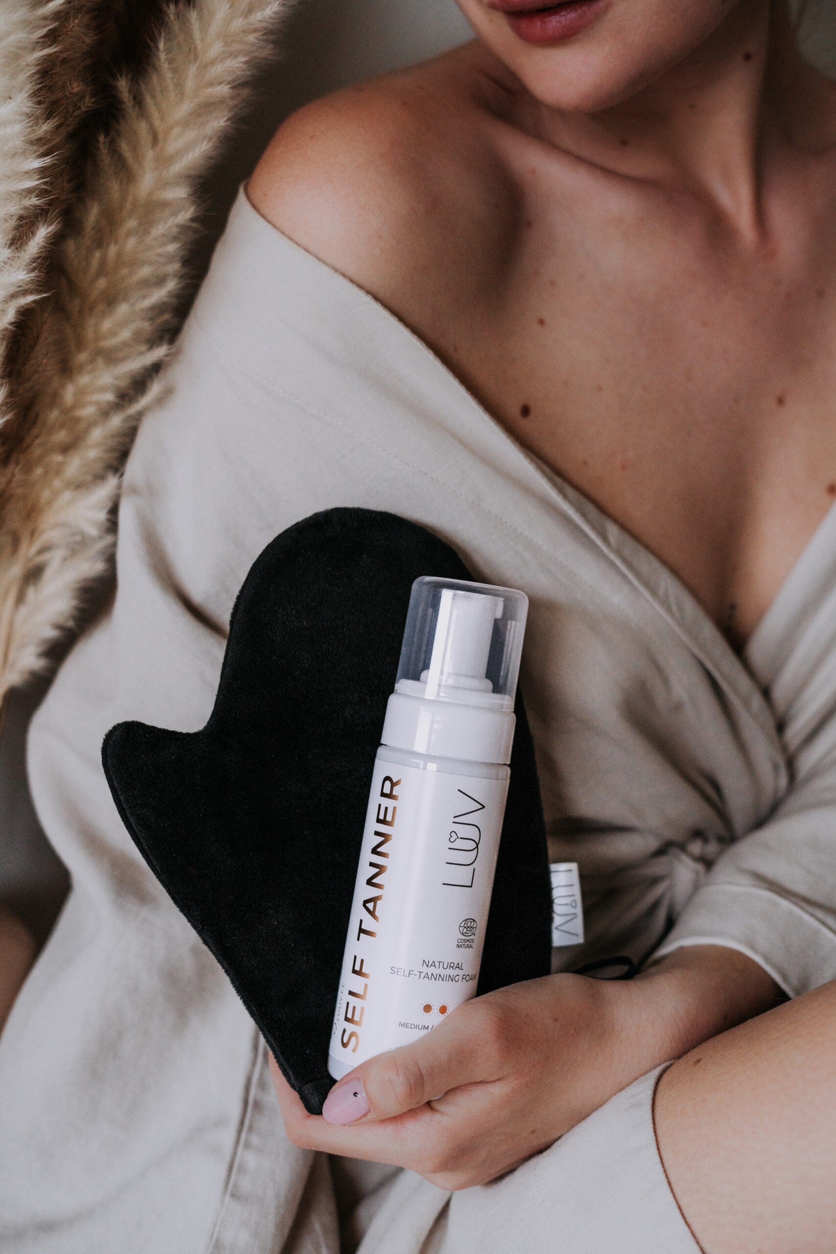 Natūralios savaiminio įdegio putos Dark COSMOS, 150ml